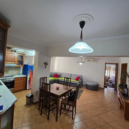 Tona 01 ティラナ