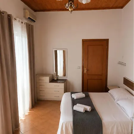 Tona 01 Apartament *