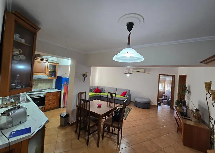 Tona 01 ティラナ